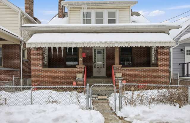 Well-Maintained 3-Bedroom with Porch and Large Yard photos photos