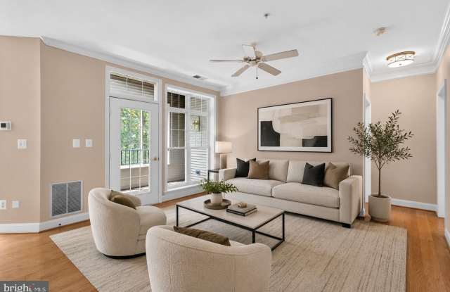 2111 GANTON GRN #208E Gallery 3