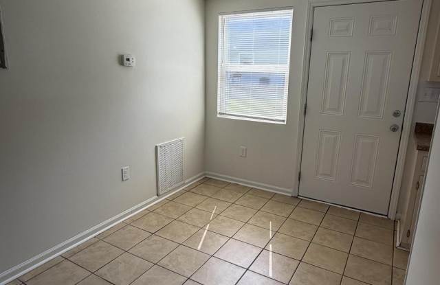 253 Cordell Circle Gallery 3