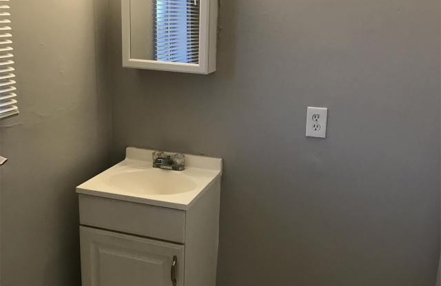 1143 Akron Street Gallery 2