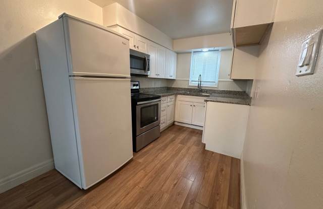 145 Keystone Apt A - One bedroom - Walking distance to Riverwalk and Downtown Reno! photos photos