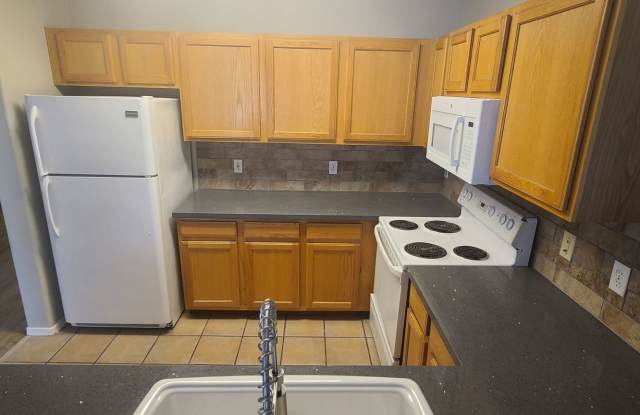 3 Bedroom, 2 Bathroom Edge at Greyhawk Condominium photos photos