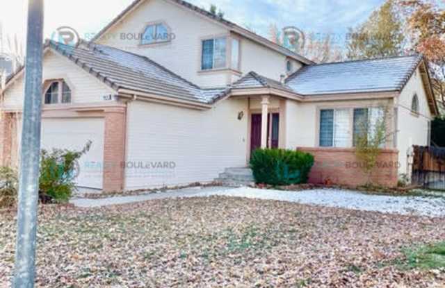 Well-Appointed 4BR Home with Open Floorplan & Expansive Yard photos photos