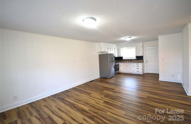 305 Benton Drive - 305 Benton Drive, Stanley, NC 28164