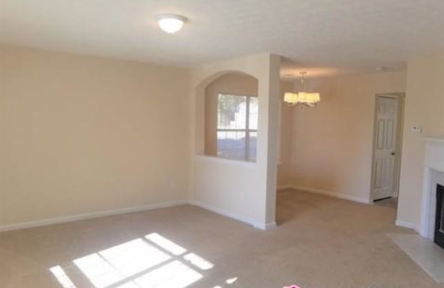 4000 Robin Cir Gallery 4