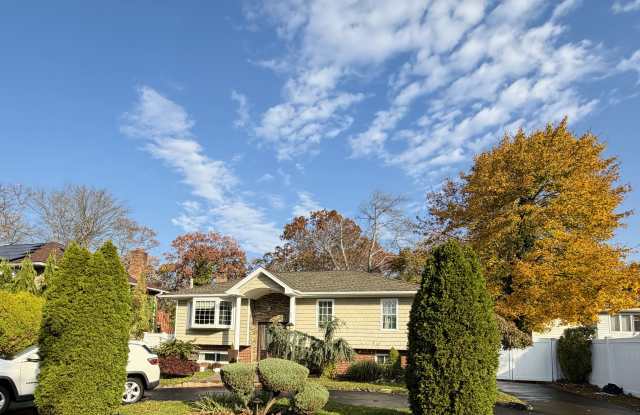 25 Terrace View Road - 25 Terrace View Road, South Farmingdale, NY 11735