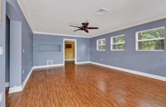 1005 Selkirk Street Gallery 4