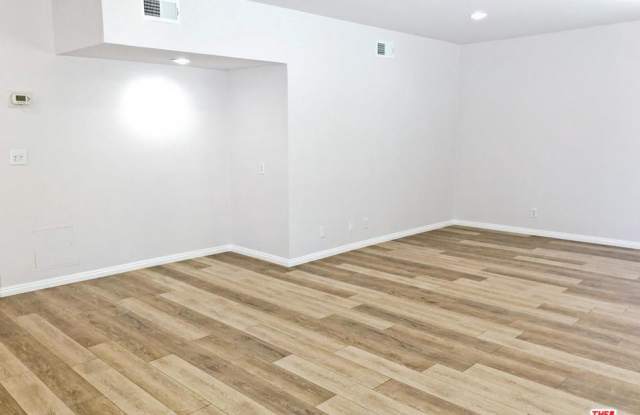 628 HUNTLEY Drive - 628 Huntley Drive, West Hollywood, CA 90069