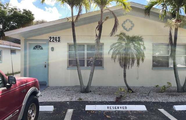 2243 Euclid Ave photos photos