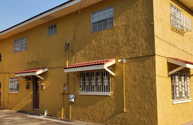 5129 N Lincoln Ave Apt C - 5129 North Lincoln Avenue, Tampa, FL 33614