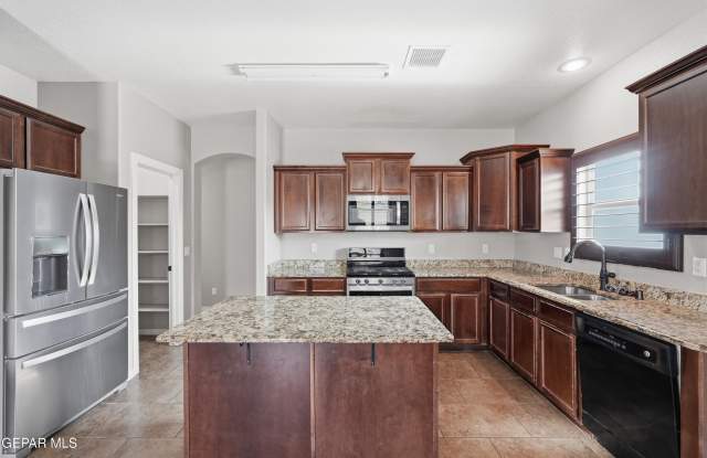 13255 Emerald Isle Street Gallery 4