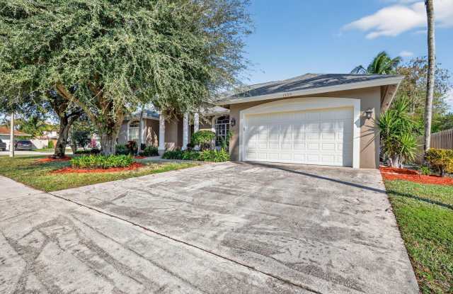 1500 Firethorn Drive Gallery 3
