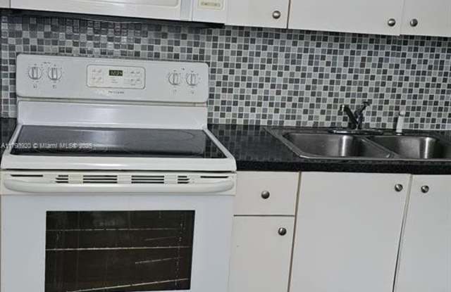 3660 NE 166th St photos photos