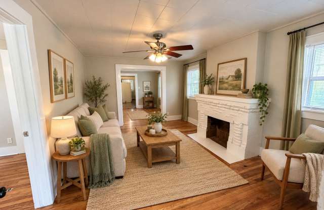 Charming 2-Bedroom Tulsa Bungalow with Hardwood Floors & Covered Porches Gallery 3