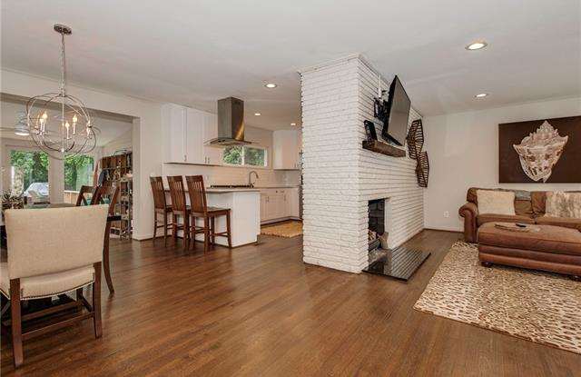 1029 Broadmoor Drive Gallery 3