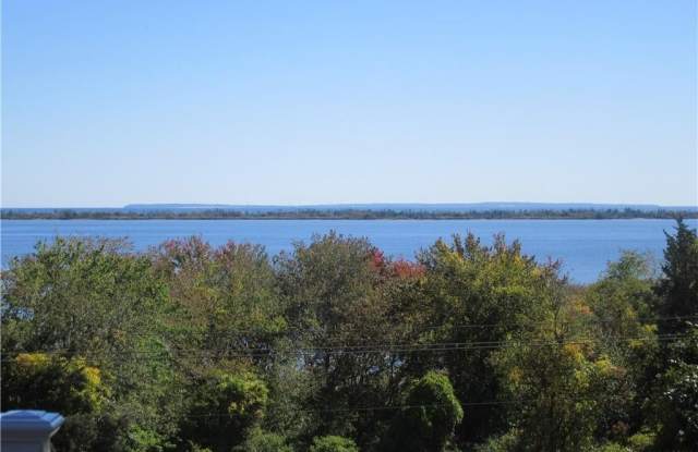 5443 Post Road unit: 2 photos photos