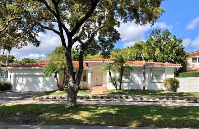 1425 Trillo Ave photos photos