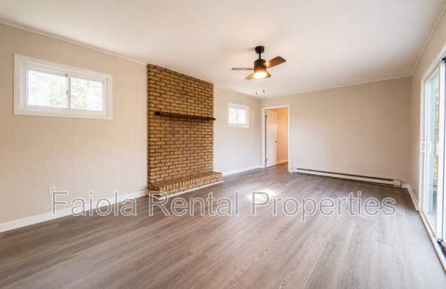 519 Berkeley Drive Gallery 4