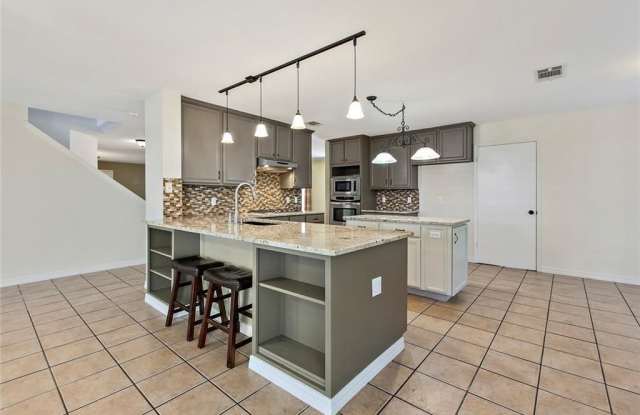 7208  Quimper LN Gallery 4