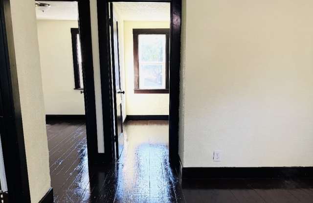 925 Cottage Grove Avenue Gallery 4