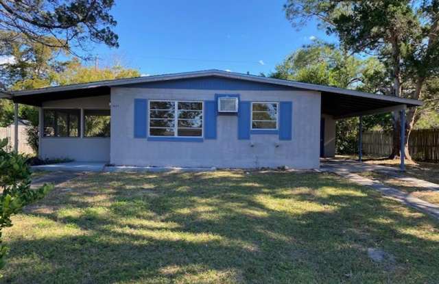 2 Bed 1 Bath Home Pet Friendly Washer/Dryer Hook Ups  Pet Friendly Only $600 Deposit - 1429 Corinthian Avenue, Deltona, FL 32725