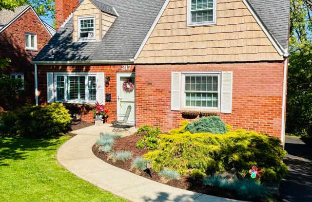Beautiful 4 Bedroom Home In Mt. Lebanon! photos photos