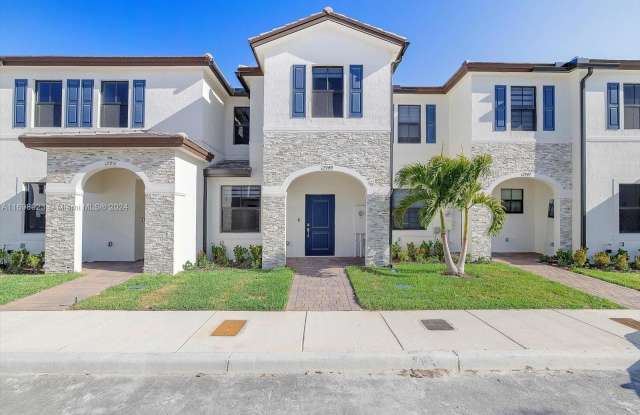 12949 SW 232nd Ln - 12949 Southwest 232nd Lane, Princeton, FL 33032