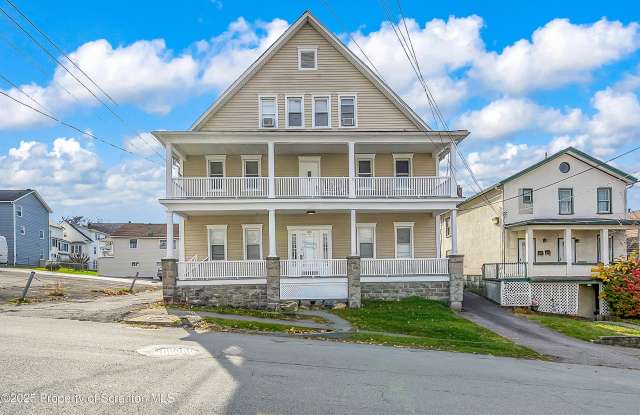 538 Birch Street unit: 3 photos photos