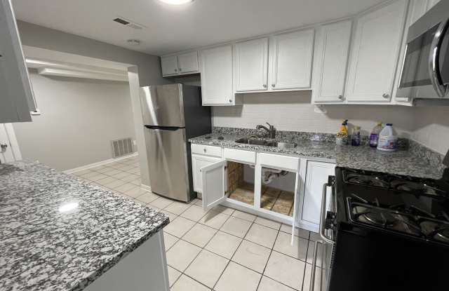 4235 W Potomac ave BW photos photos