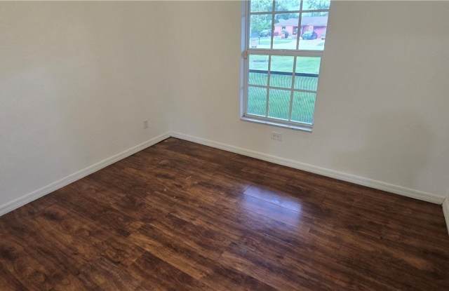 573 Bell Boulevard S Gallery 3