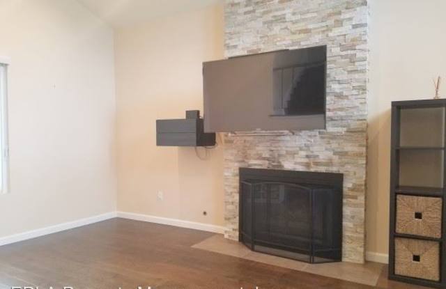 3252 Candlewood Road Gallery 3