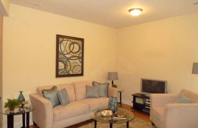5442 S Woodlawn - 5442 South Woodlawn Avenue, Chicago, IL 60615