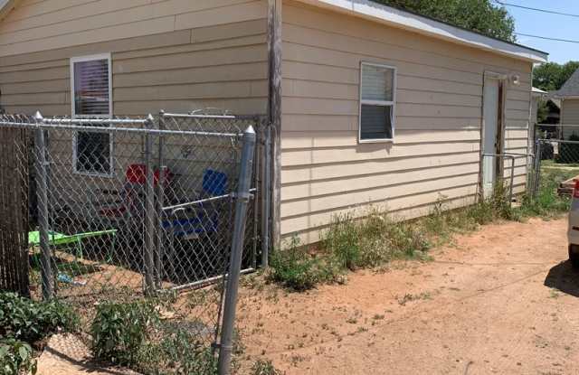 1204 1/2 Gidding - 1204 Gidding Street, Clovis, NM 88101