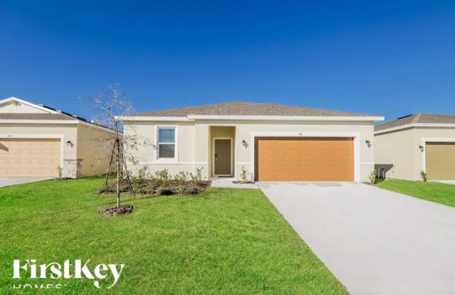 414 Reina Way - 414 Reina Way, Eagle Lake, FL 33839