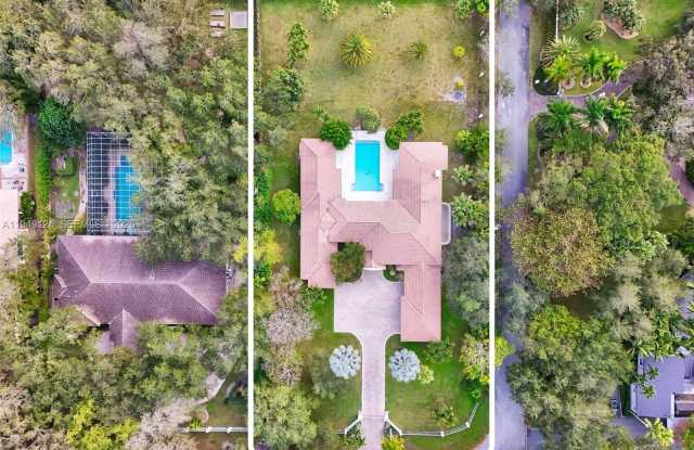 8480 SW 98th St photos photos