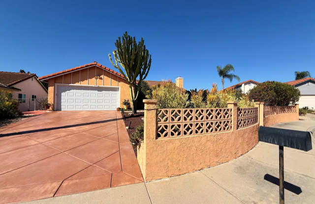 3 Bed/ 2 Bath Charming Oceanside Home For Rent! Gallery 1