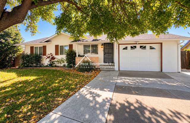 North Highlands 3bd/1.5ba House with 1 Car Garage Gallery 1