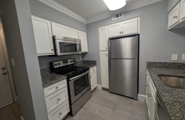 Pristine Condo located in Cedar Street Commons! Gallery 4