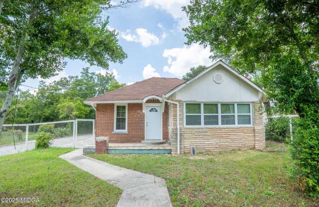 Fully Updated 2BR/2BA with New Appliances - $1,200 photos photos
