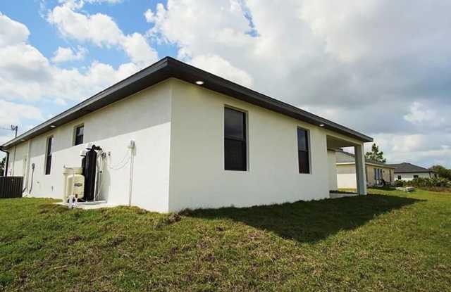 4708 5th Street W photos photos