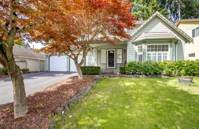 Spacious 4 bedroom Meridian Campus home with large yard for entertaining photos photos