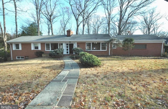 10611 SWEETBRIAR PKWY - 10611 Sweetbriar Parkway, Hillandale, MD 20903
