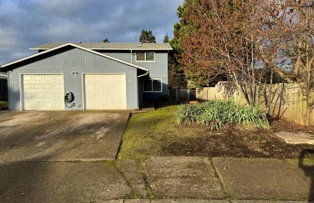Updated 2 bedroom 1.5 bathroom duplex in Springfield! - 620 West Quinalt Street, Springfield, OR 97477
