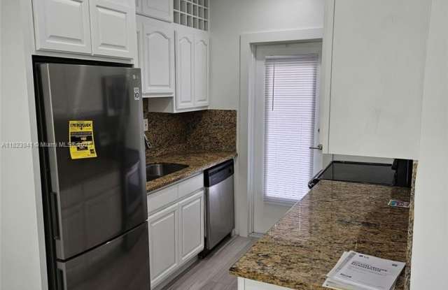 95 Edgewater Dr - 95 Edgewater Drive, Coral Gables, FL 33133
