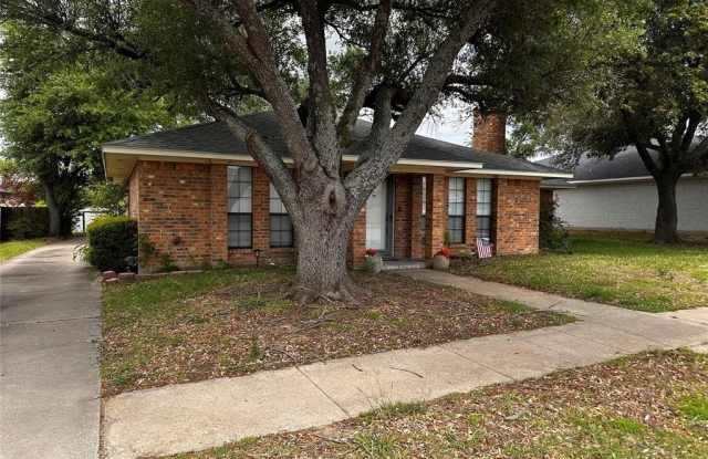 1902 Ramblewood Court photos photos