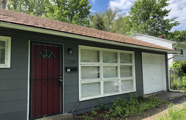 7905 E 107th St - 7905 East 107th Street, Kansas City, MO 64134