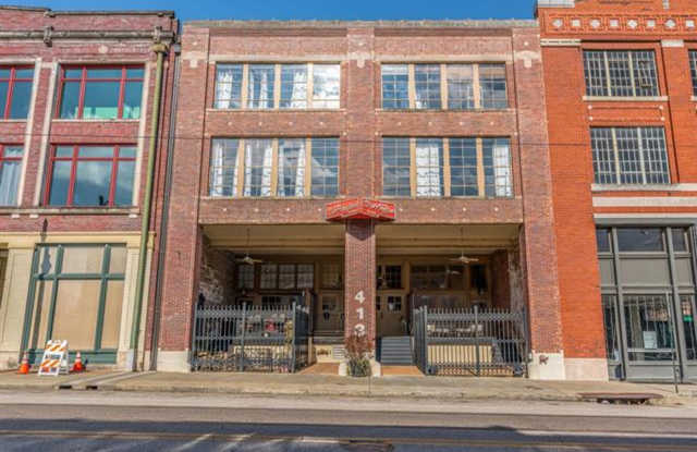 Amazing studio in the William Farrington Buildiing.  UTILITIES INCLUDED EXCLUDES CABLE AND INTERNET.  Pets not allowed.  One car parking in garage included. photos photos