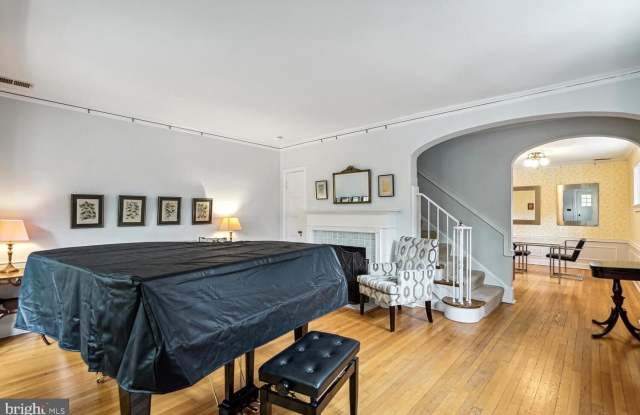 4409 Q ST NW Gallery 3
