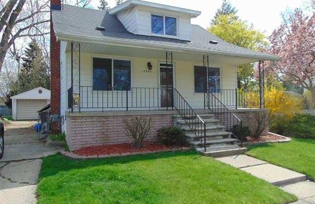 8460 CENTRAL Gallery 2