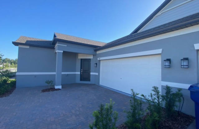 A must see 3 Beds/ 2 Bths Villa shows like a house.  Modern Styling, Open Layout, Great Location and Loads of amenities! photos photos